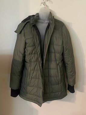 Swiss Tech Women’s Olive Quilted Puffer Jacket